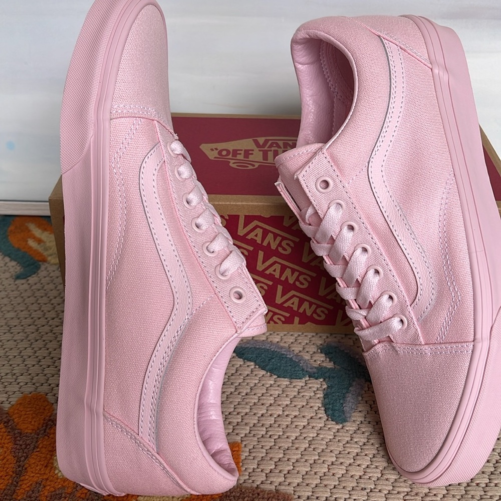 Vans Men’s Old Skool
Pastel Mono Pink
VN000CT8PNK 
Sneakers - Picture 14 of 16